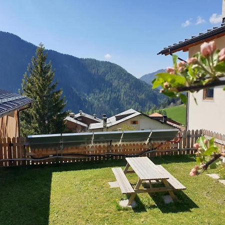 App. Monte Pore - Agriturismo La Majon Колле-Санта-Лучія Екстер'єр фото